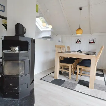 Four Bedroom Holiday In Skjern * 灵克宾